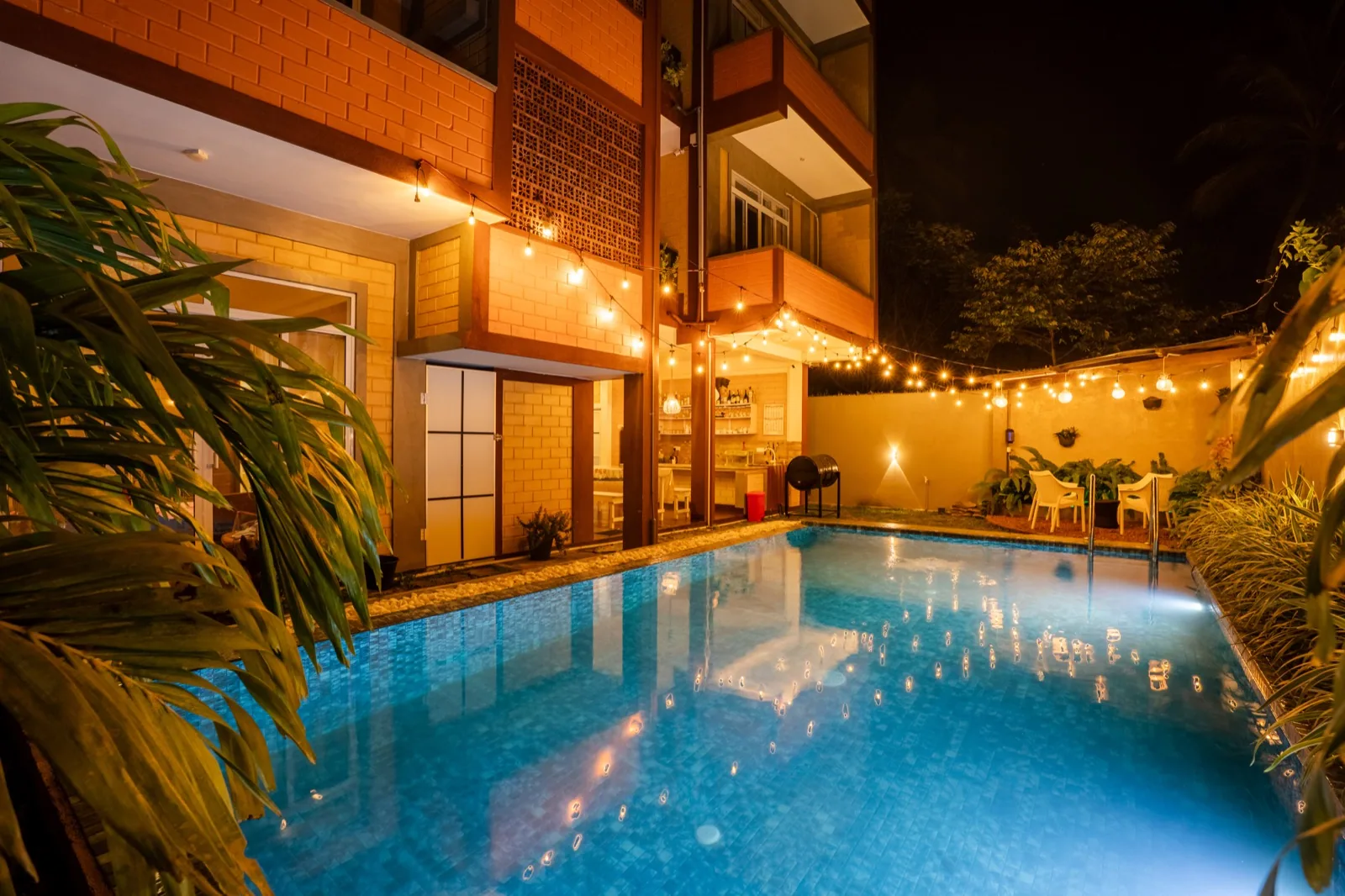 The pool in the evening